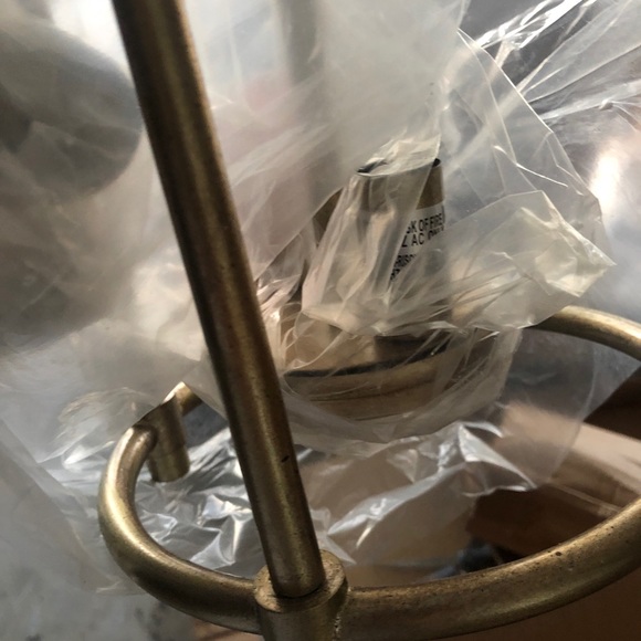 Quorum International Rossington Aged Silver Leaf - Picture 5 of 6